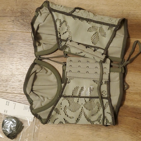 Urban outfitters corset - Picture 3 of 4